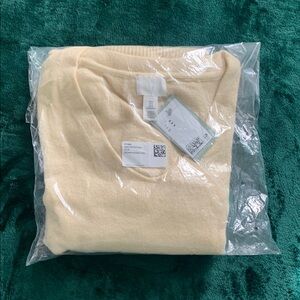 H&M Oversized Cozy Yellow V-Neck Sweater Knitted